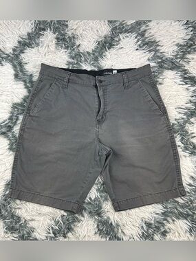 Volcom Men’s Gray Corpo Class Chino Shorts Size 32